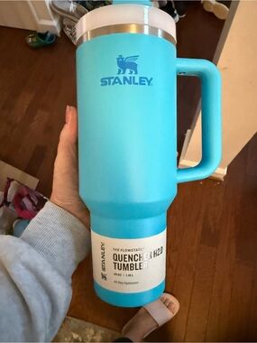 Stanley Aqua Blue Insulated Quencher Travel Tumbler with Handle